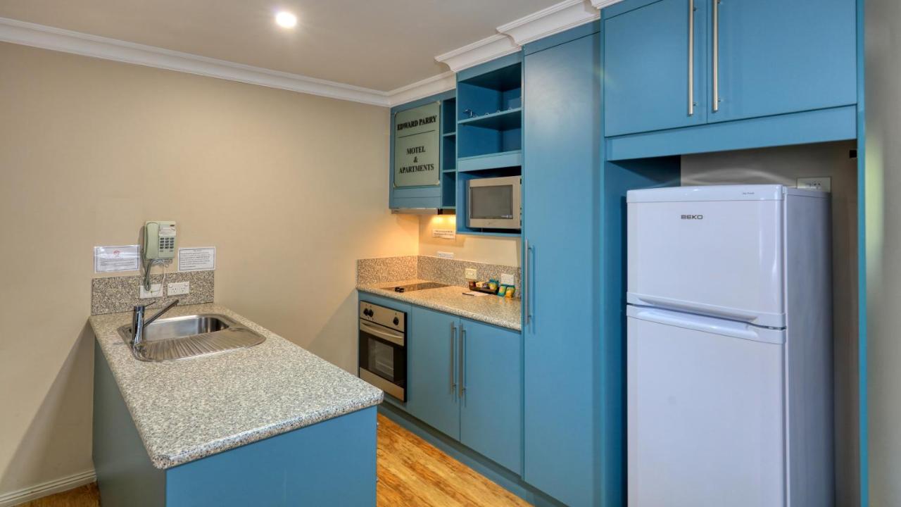 Edward Parry Motel And Apartments แทมเวิร์ธ ภายนอก รูปภาพ