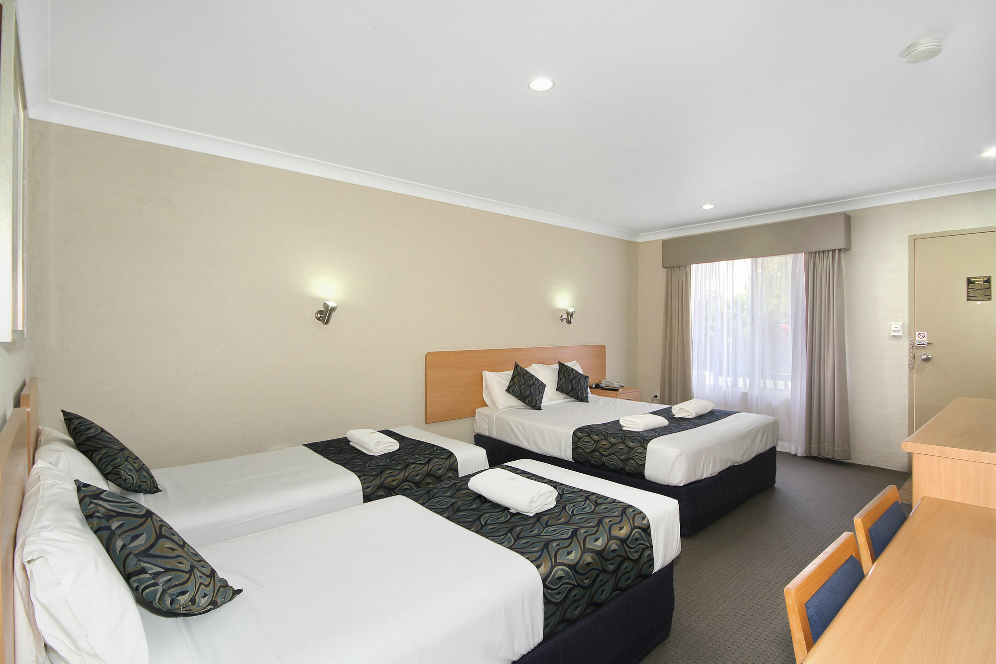 Edward Parry Motel And Apartments แทมเวิร์ธ ภายนอก รูปภาพ