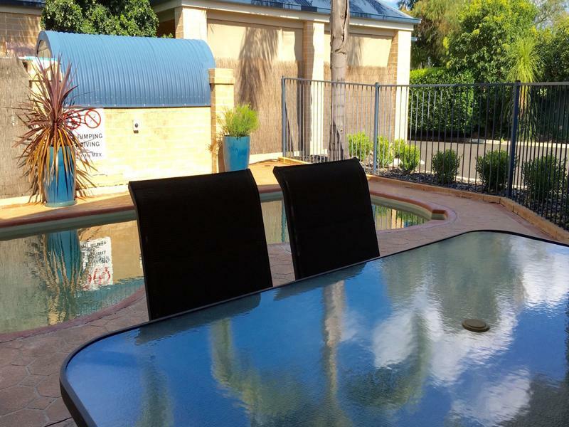 Edward Parry Motel And Apartments แทมเวิร์ธ ภายนอก รูปภาพ